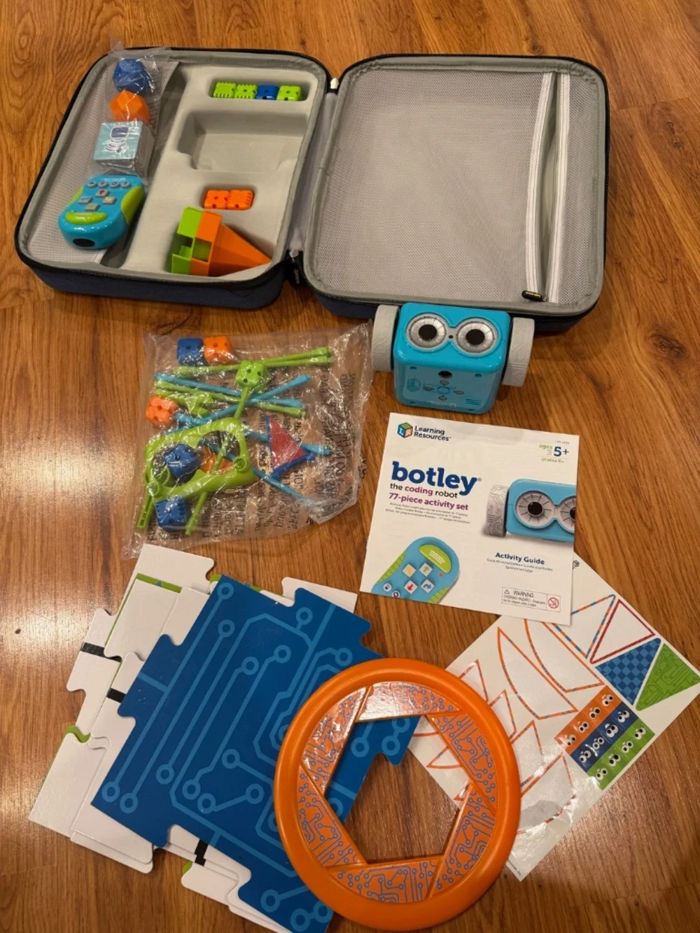 Botley Coding Robot 77 piece Activity Se - NWOT - comes with handy carrying case